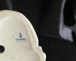 Lladro stamp on boy & girl praying~