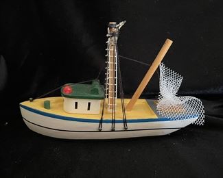 Miniature wooden boat,  3",  was $6, NOW $4