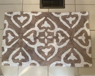 3' x 2' tan and white bathroom rug,  was $20, NOW $15