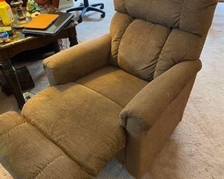 Brown Rocking Recliner
Good condition.
33” across x 31” deep x 17” tall to seat, 39” tall to back
Must be able to move and load yourself