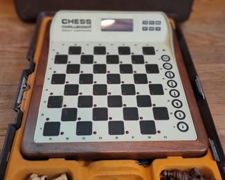  Electronic Chess Challenger 