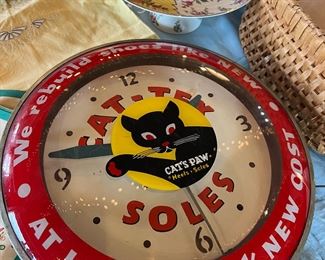  ORIGINAL CAT-TEX SOLES LIGHTED ANTIQUE ADVERTISING CLOCK SHOE SIGN