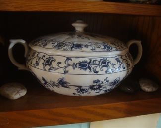 Double Phoenix "Ming Tree" covered dish
