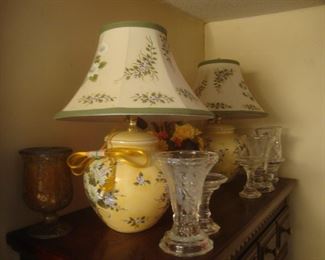 Pair of matching lamps w matched shades