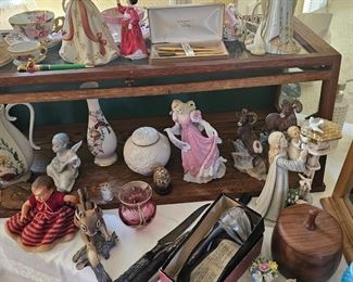 Mid century pen set & Lenox figures