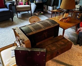 Chest, Awesome 40s wooden box sent from the Blackhawk Mfg. to Northern Supply in Bay City MI,  vintage NIB radio bulbs, Niagara portable massage/heat set