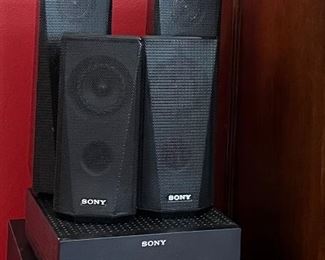 Sony speaker system (goes with home theatre system - 8 pcs)