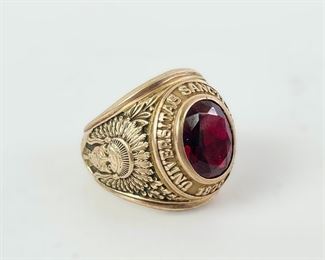 19.7 Grams Fine 1967 Saint Johns University Red Ruby Stone Class Ring Size 7.25
