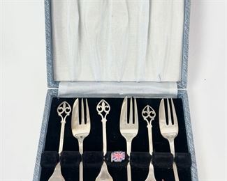 81 Grams Fine English Sterling Silver Forks Set Of 6

