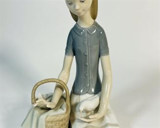 Vintage Lladro Dove on Lap Girl w/ Picnic Basket Figurine.
