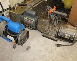 Vacuum pump