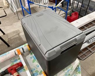 12 volt refrigerated ice chest