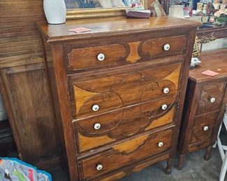 VINTAGE CHEST, PIC, LAMP, DECOR