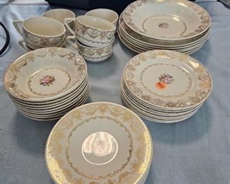  ROYAL DISHES
