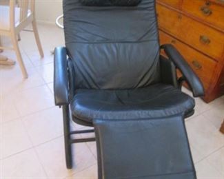 Leather "BackSaver" Zero Gravity" Chair