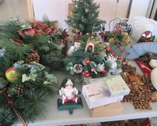 Christmas Decor, Lighting & Greenery