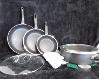 Rarely Used (6) Piece Pots & Pans
