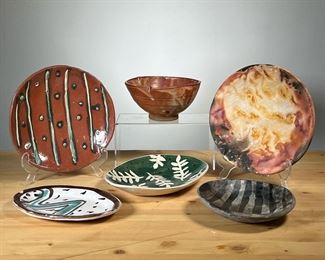 (6PC) MEG SMEAL POTTERY PLATES & BOWLS | Meg Smeel and other Potters.  Including a mottled brown bowl. - h. 4 x dia. 6 in (bowl)