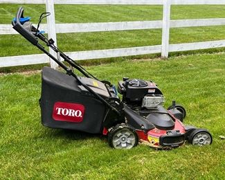 TORO 30IN. LAWN MOWER | 2021 model, "Twin Blade" Briggs and Stratton 223cc OHV engine 30 inch cutting width, with bag. 
