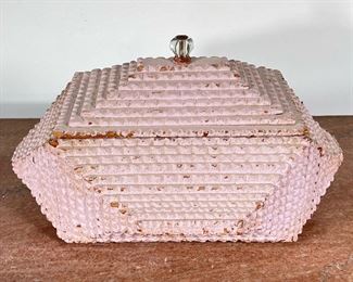 TRAMP ART BOX | Tramp Art Box in a Diamond Shape with old beige paint. -  l. 13.5 x w. 10 x h. 8 in