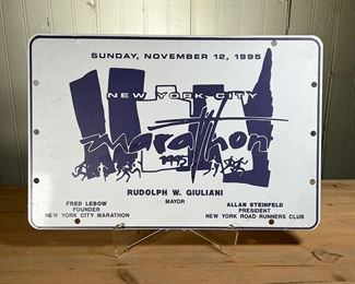 1995 NYC MARATHON METAL SIGN | Commemorative metal sign for the 1995 New York City marathon. - l. 24 x w. 12 in