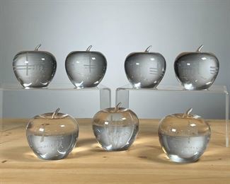 (7PC) TIFFANY & CO CRYSTAL APPLES NYC MARATHON | (7) Tiffany Apples NY City Marathon  assorted years. - h. 3 x dia. 3.5 in