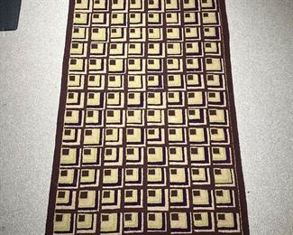 LOG CABIN PATTERN HOOKED RUG | Hand Hooked Rug in Log Cabin Block Pattern. -  l. 57 x w. 33 in