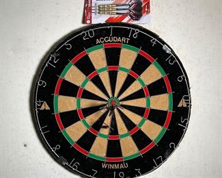 ACCUDART DART BOARD | Accudart Winmau dartboard with a set of new Unicorn darts.  Board is very solid/heavy. 