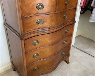 6-drawer Drexel tall chest of drawers - excellent condition