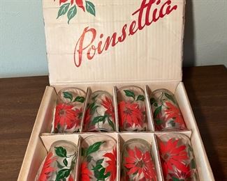 Vintage Poinsettia tumblers in box