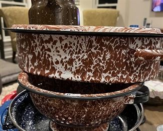 Brown swirl graniteware toaster and colander 