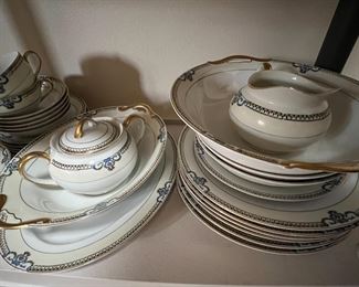 Vintage china pieces