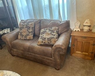 Nice Loveseat, Sofa and Recliner that match