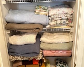 Blankets, Afghans, Linens