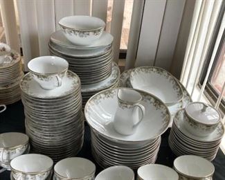 Noritake Fine China Set Fellicia