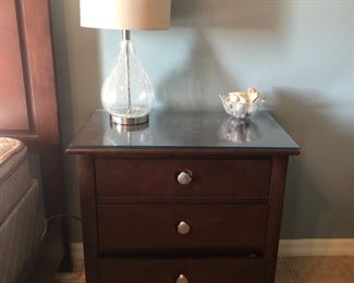 Broyhill nite stand, upper level bedroom