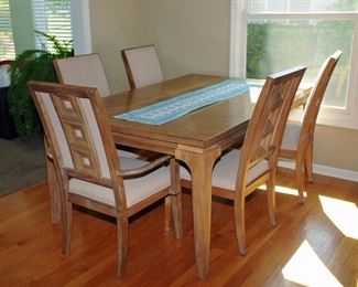 MID-CENTURY DINING ROOM EXTENSION TABLE AND CHAIRS 