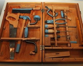Handy Andy 604 Child's Carpenter Tool Set w/ orig wood carry case 1970's 