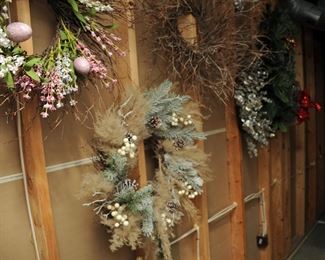 CHRISTMAS WREATS