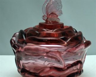 SIGNED FENTON ART GLASS PLUM ROSE SHAPPED COVERED 5" CANDY DISH BUTTERFLY FINIAL