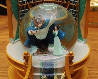 RARE LION KING SNOW GLOBE MUSIC BOX 