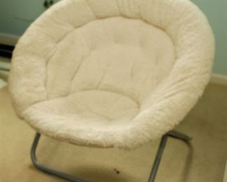 MID-CENTURY LOUNGE CHAIR