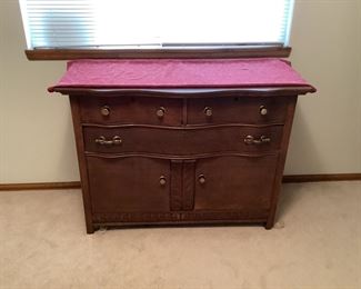 Vintage Dresser