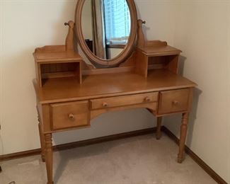 Ethan Allen Vanity