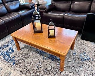 Fold Up Coffee Table (We 2 Matching End Tables)