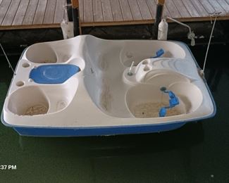 Paddle boat- very good condition 