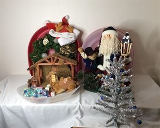 Christmas Wreath Holders, Grandeur Noel Fabric Santa & Friends