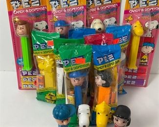 PEZ Charlie Brown With Friends