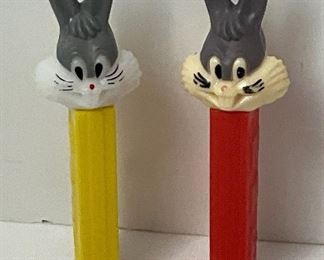 PEZ Two Bugs Bunnies Thin Foot