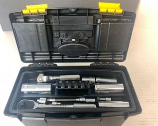 Toolbox filled with Tools: 3 Rachets, Sockets, Pliers, Hammer & Snips